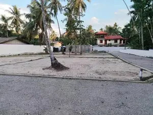 මිරිස්වත්ත හන්දියෙන් බිම් කොටස්