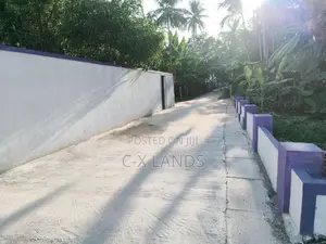 ගම්පහ අගනා බිම් කොටස්