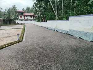 මිරිස්වත්ත හන්දියෙන්ම අගනා බිම් කොටස් කීපයක්