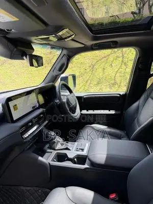 Toyota Land Cruiser Prado VX 2024