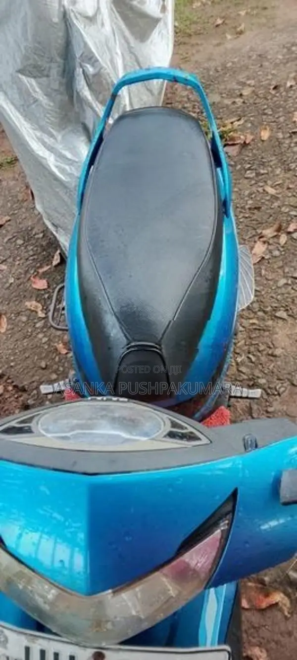 Bajaj Kristal 2008