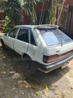 Mazda Familia 1987