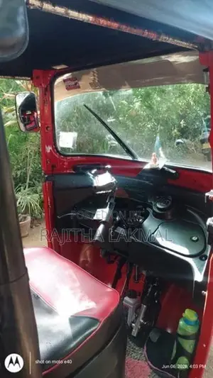Bajaj RE 2019