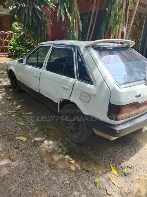 Mazda Familia 1987