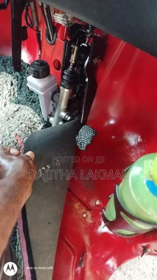 Bajaj RE 2019