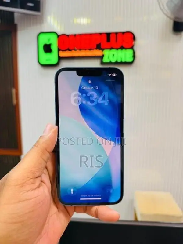 Apple iPhone 13 5G 128GB (Used)