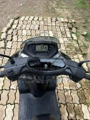 Suzuki Burgman 2018