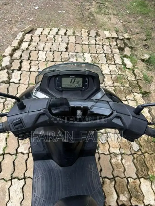 Suzuki Burgman 2018