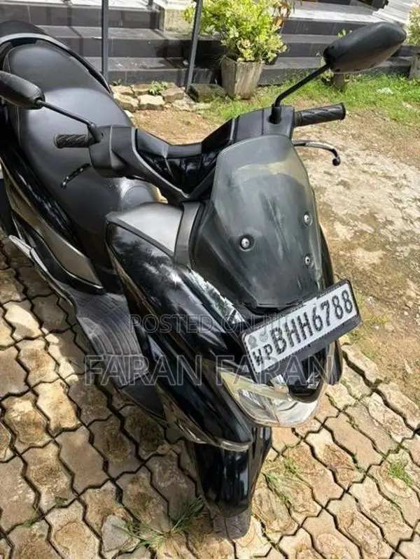 Suzuki Burgman 2018