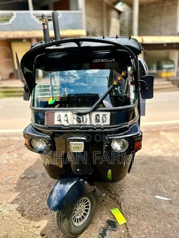 Bajaj RE 2012
