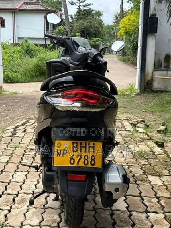 Suzuki Burgman 2018