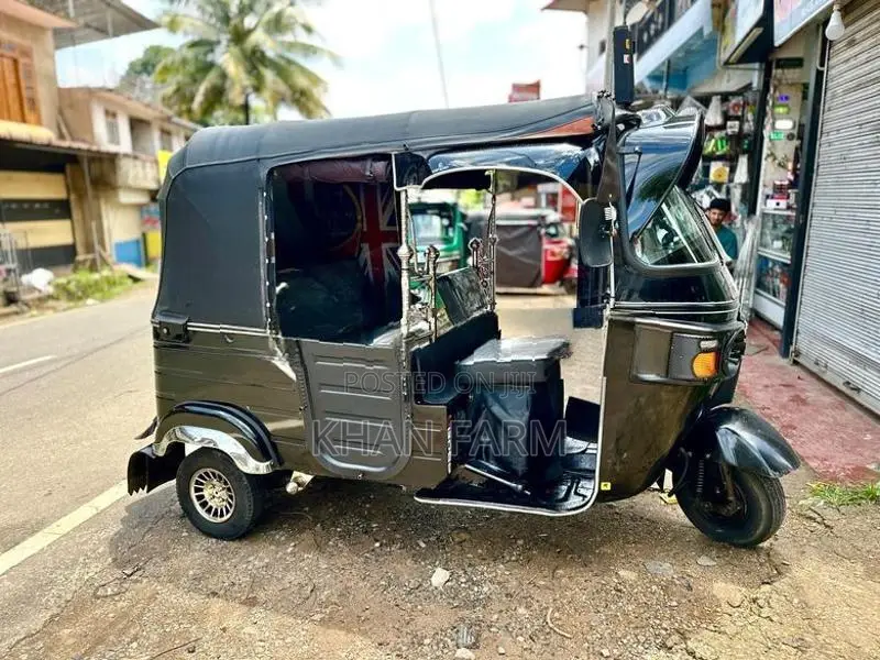 Bajaj RE 2012