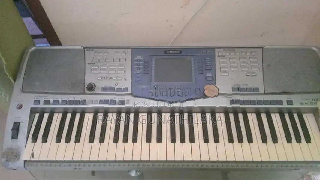 Yamaha PSR 1100
