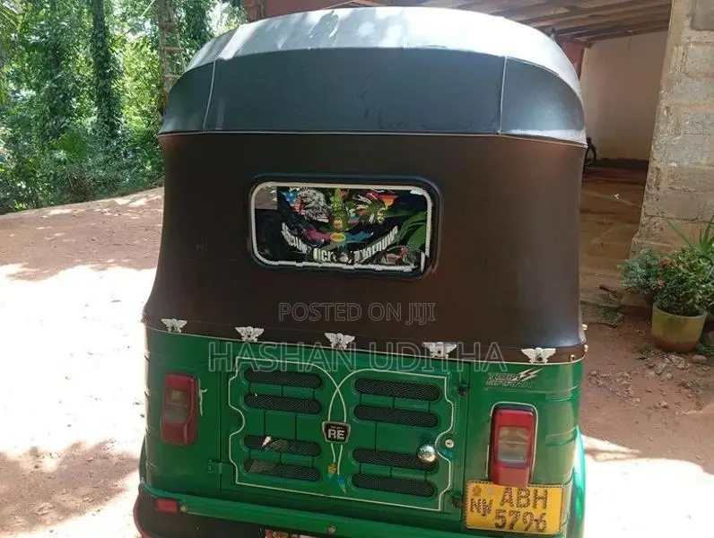 Bajaj RE 2015