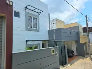 මිරිවත්ත හන්දිය ආසන්නයේ කාමර 4 නවීන නිවස