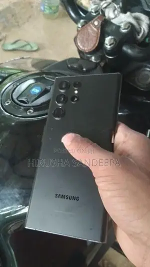 Samsung Galaxy S22 (Used)