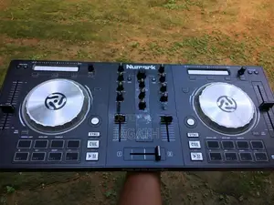 DJ console Numark MT pro3