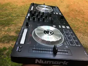 DJ console Numark MT pro3
