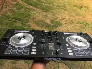 DJ console Numark MT pro3