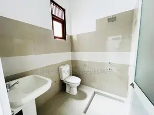 Near Kolamunne Food City New 2 Story House Piliyandala