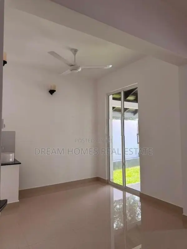 Luxury New 6 Ned House With14 Perch Kottawa