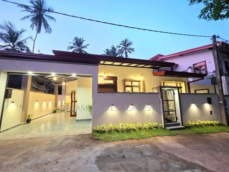 Near Diyagama Junction Luxury 3 Bed Single House