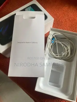 Apple iPhone SE 2 (Used)