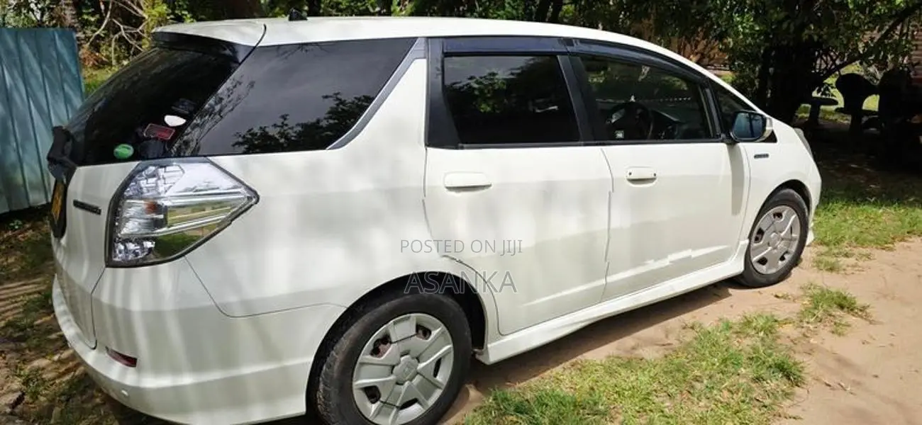 Honda Fit Shuttle GP 2 2013