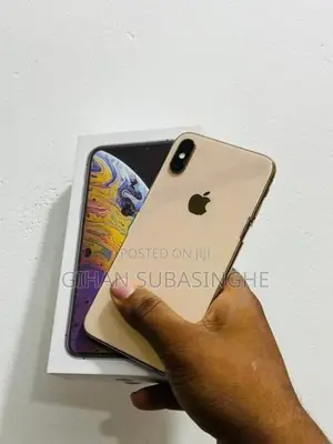 Apple iPhone XS 64GB (Used)