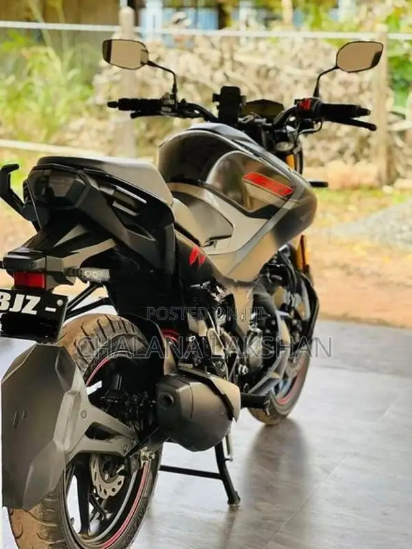 Hero Hunk 160R 4V 2025