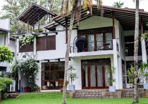 30 Perches - Furnished House for Sale in Battaramulla HL43147