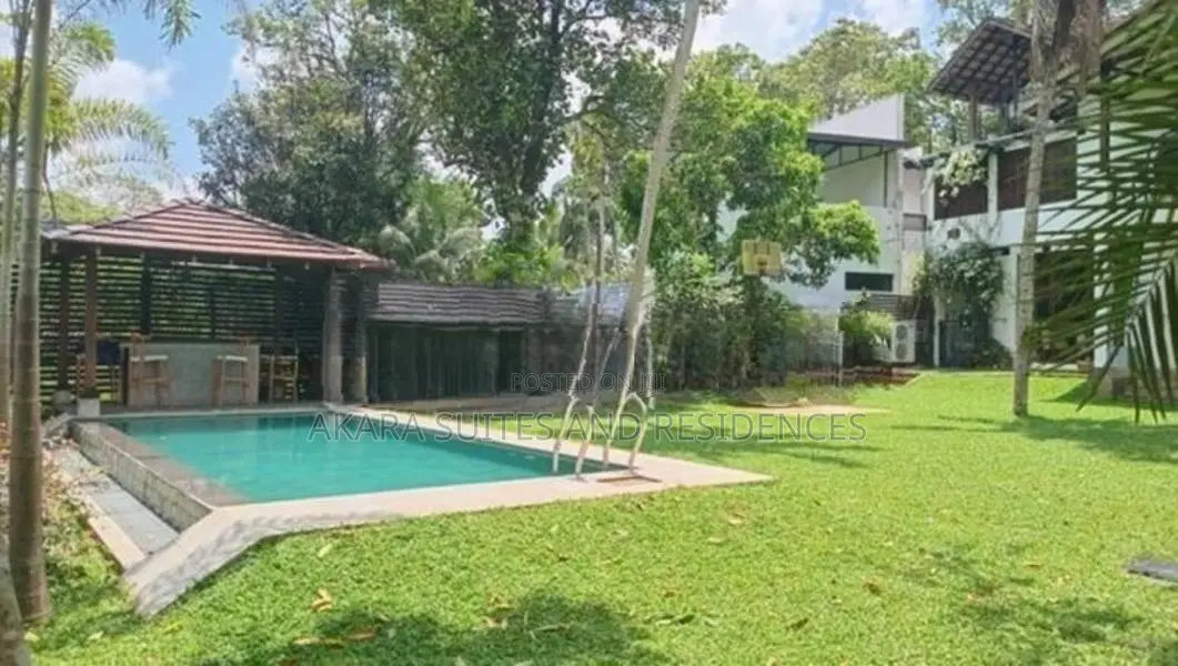 30 Perches - Furnished House for Sale in Battaramulla HL43147