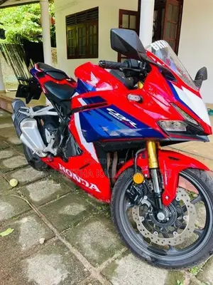 Honda CBR 250RR 2025