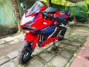 Honda CBR 250RR 2025