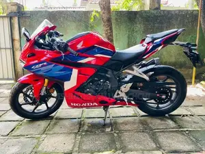 Honda CBR 250RR 2025