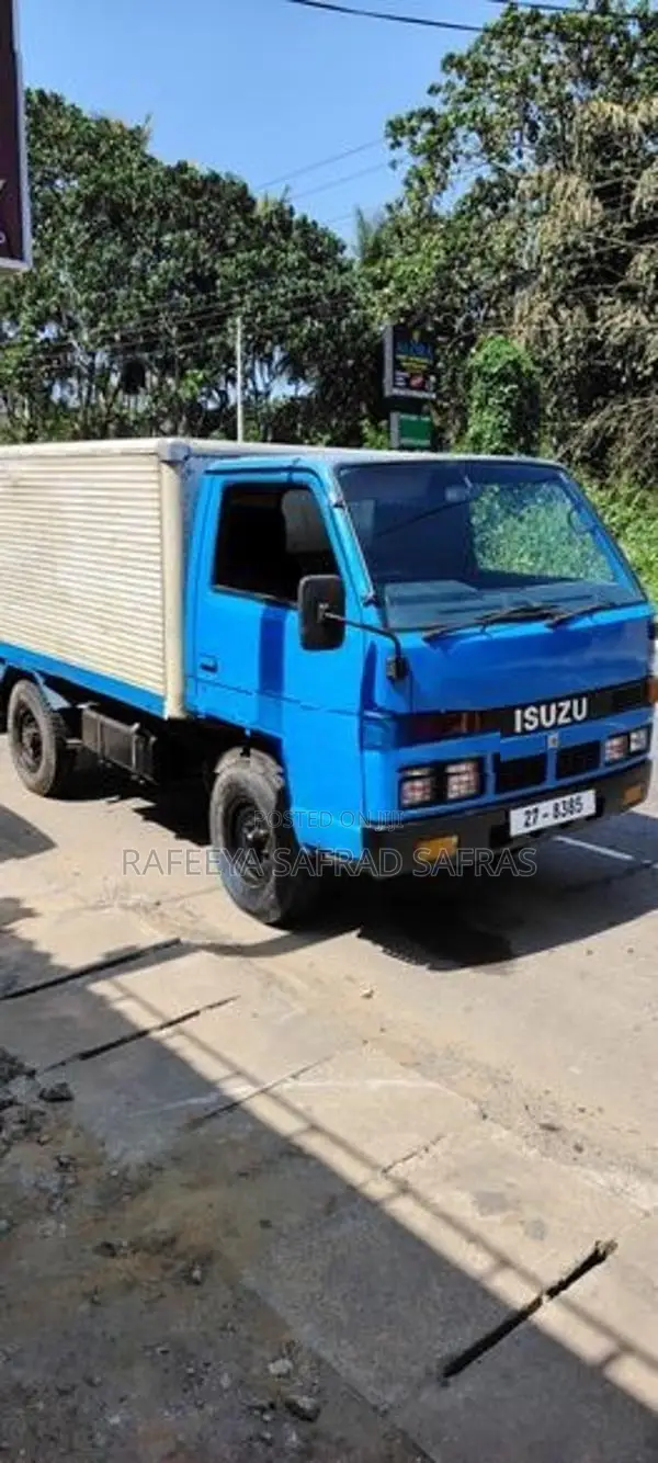 Isuzu 250 1976
