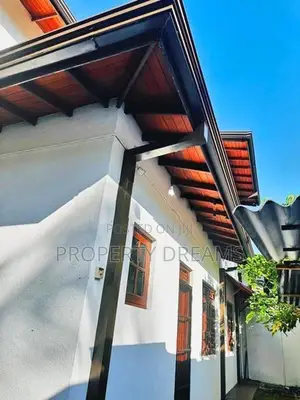 Pannipitiya Spacious Contemporary House