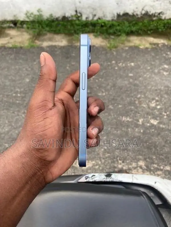 Apple iPhone 14 (Used)