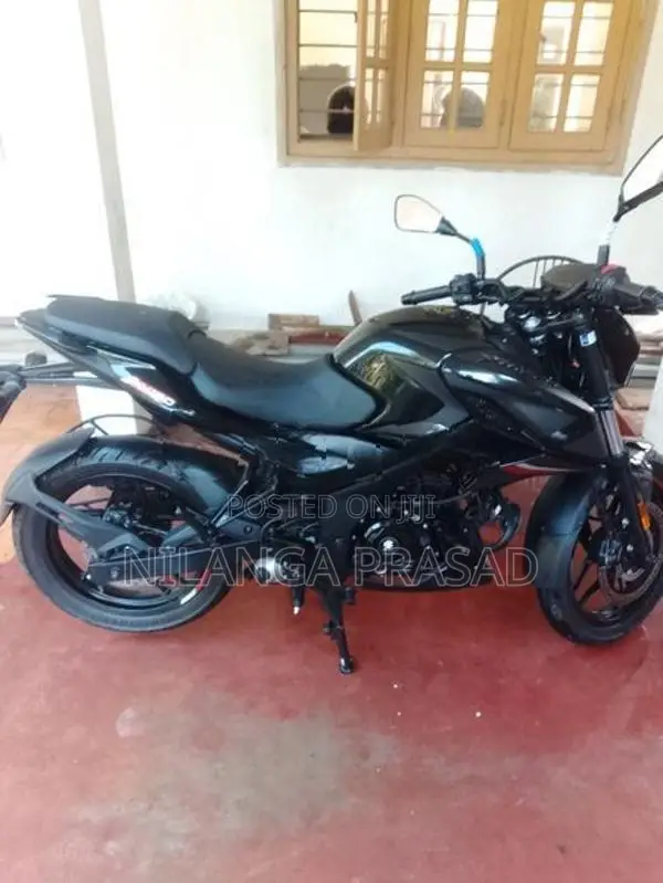 Bajaj Pulsar N160 2025