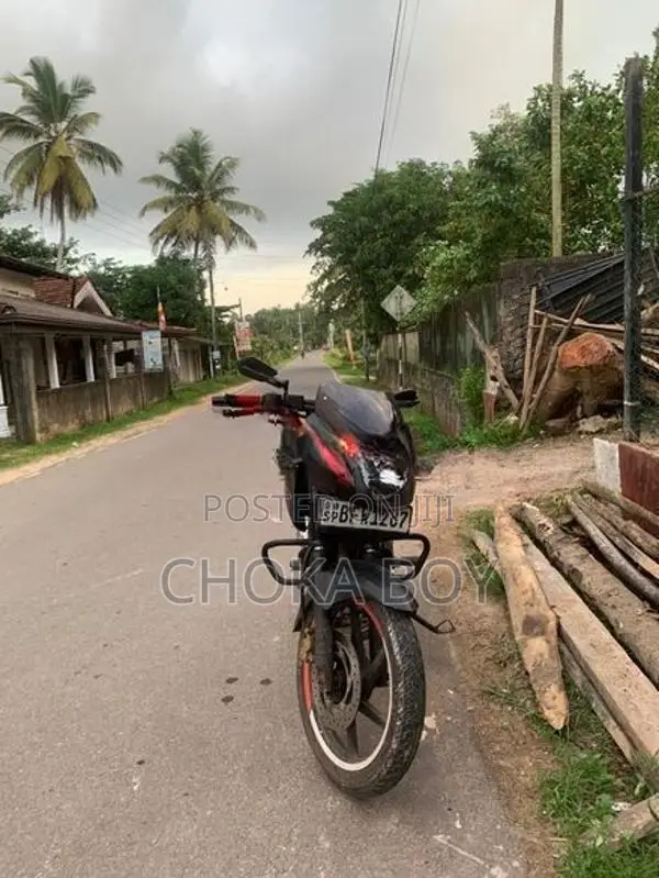 Bajaj Pulsar 180 2017