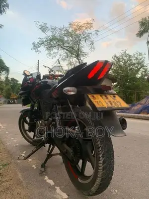Bajaj Pulsar 180 2017