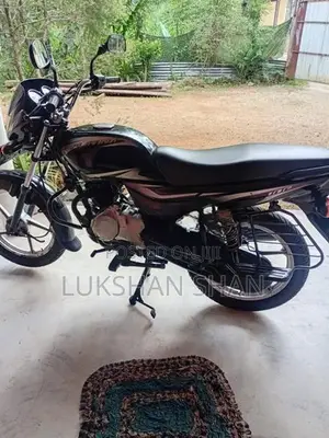 Bajaj Platina 2016