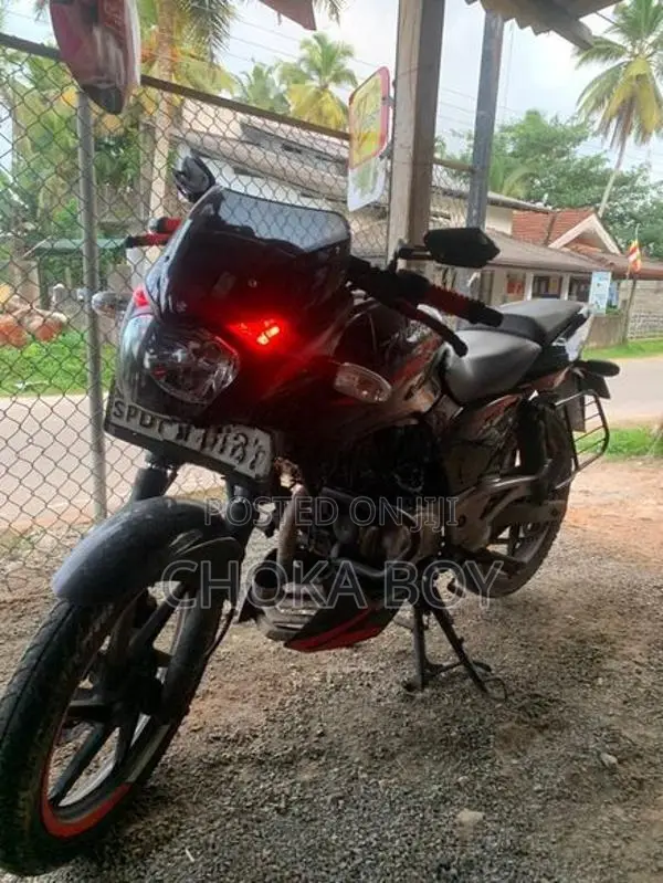 Bajaj Pulsar 180 2017