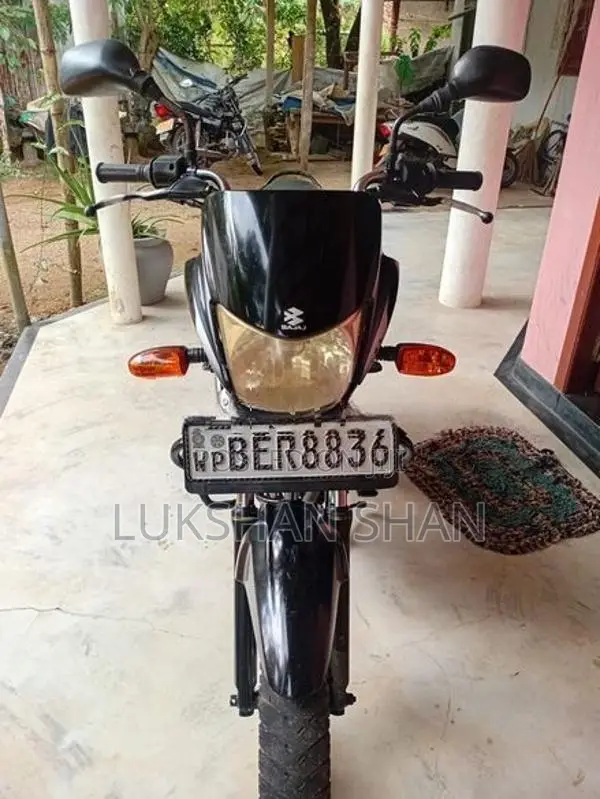 Bajaj Platina 2016