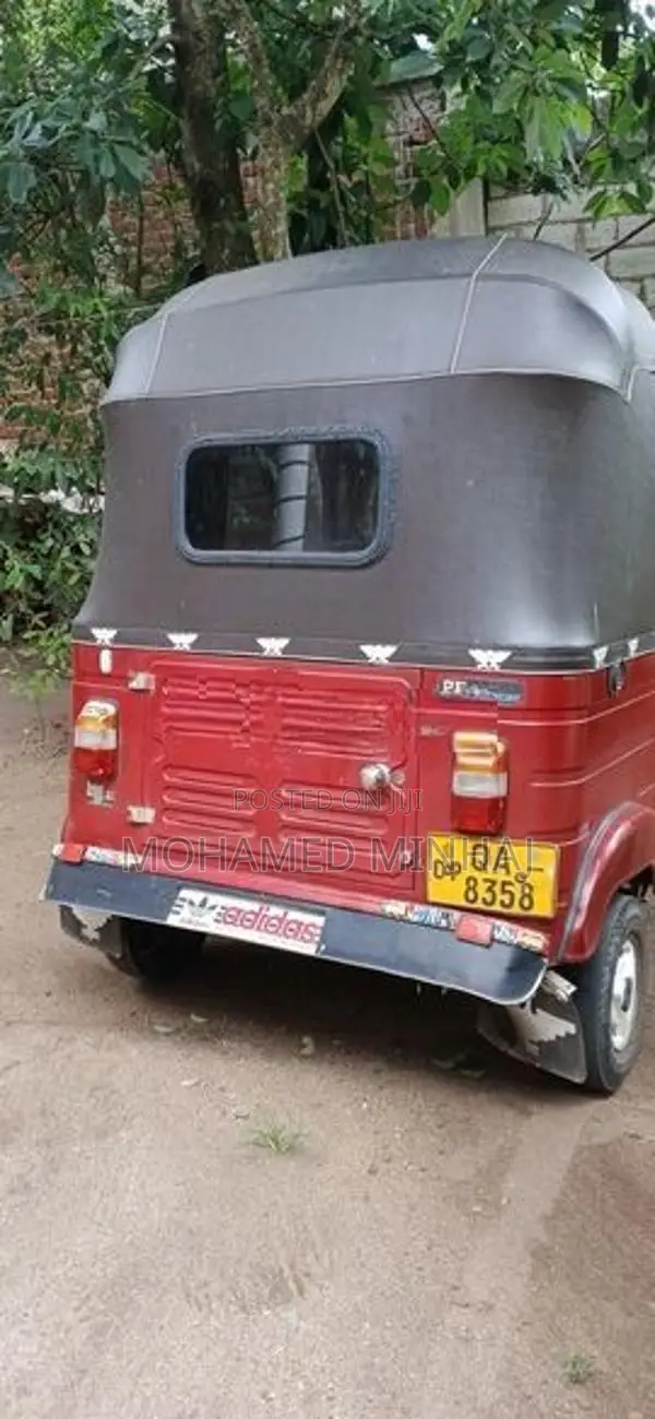 Bajaj RE 2005