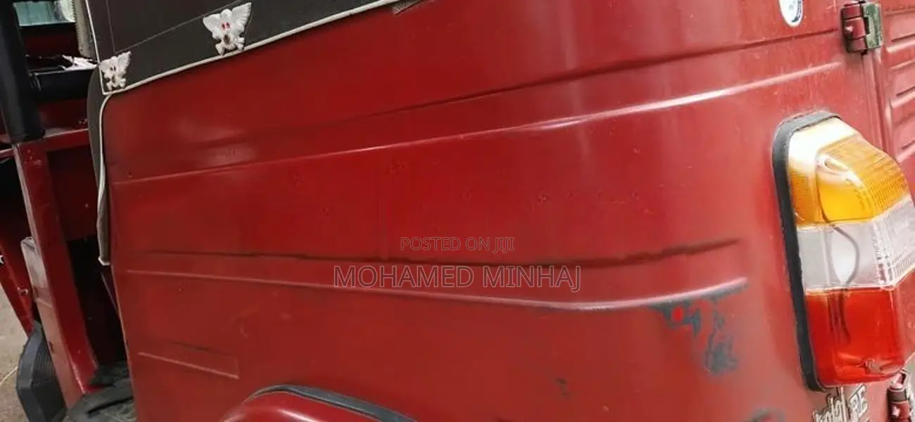 Bajaj RE 2005