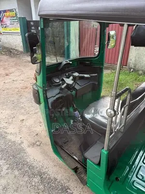 Bajaj RE 2014