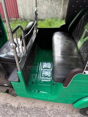 Bajaj RE 2014
