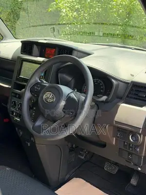 Toyota Roomy X 2023