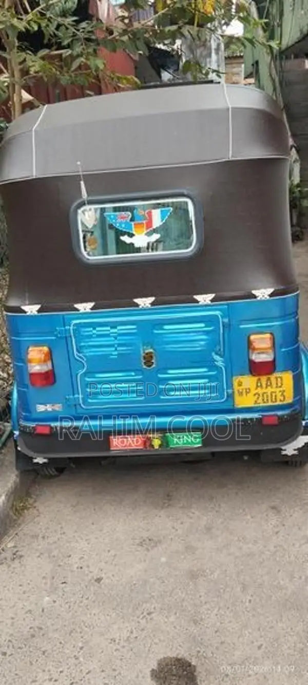 Bajaj RE 2012